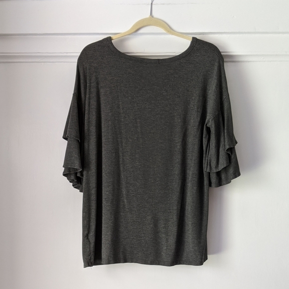 Pebble and Stone Gray Ruffle Sleeve Top Size 1X - Picture 2 of 6